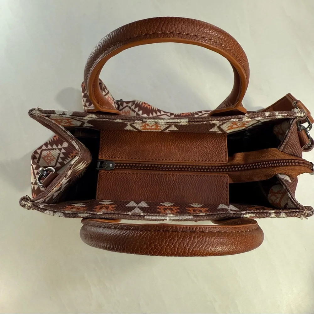 Wrangler Aztec Western Mini Tote Bag with Adjustable Strap - Picture 4 of 8